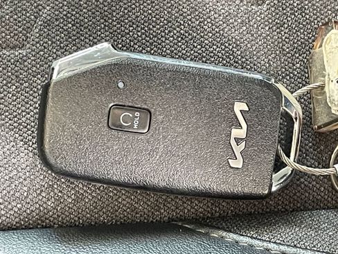 Used 2025 Kia Seltos S image 25