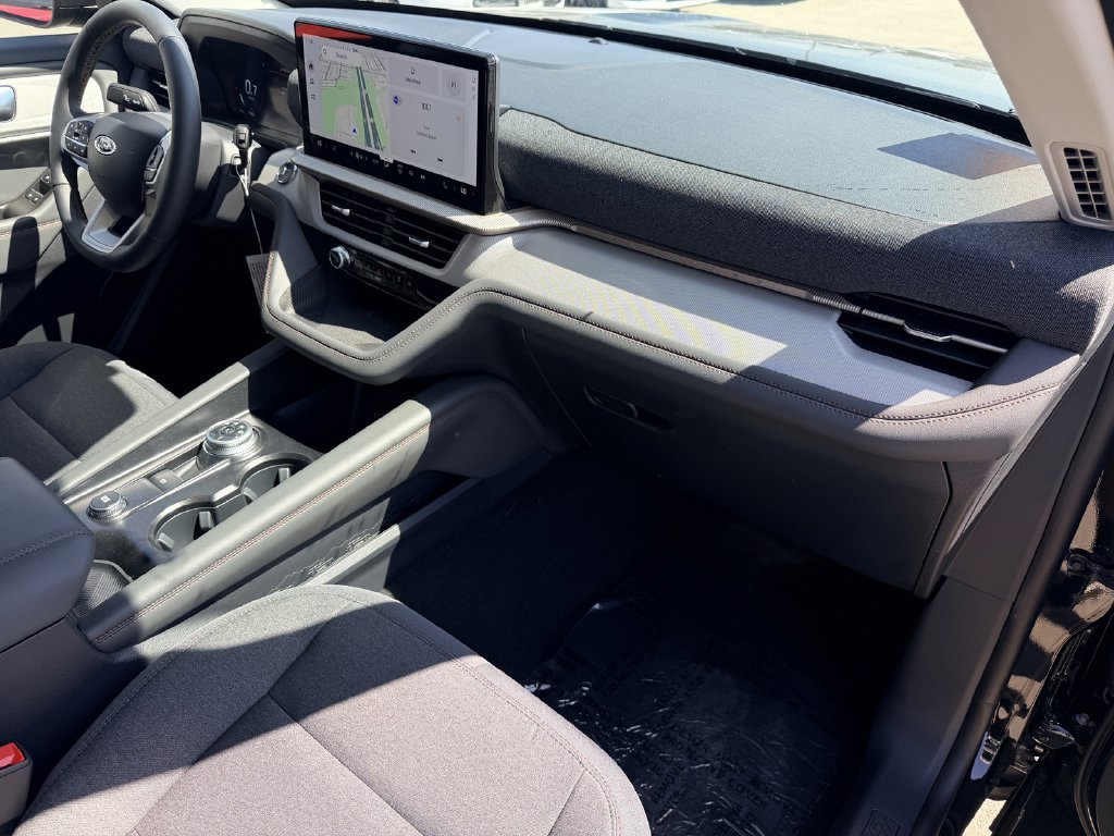 New 2026 Ford Explorer Active RWD image 9