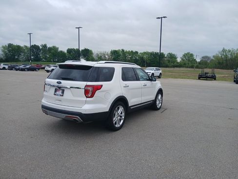 Used 2017 Ford Explorer Limited image 8
