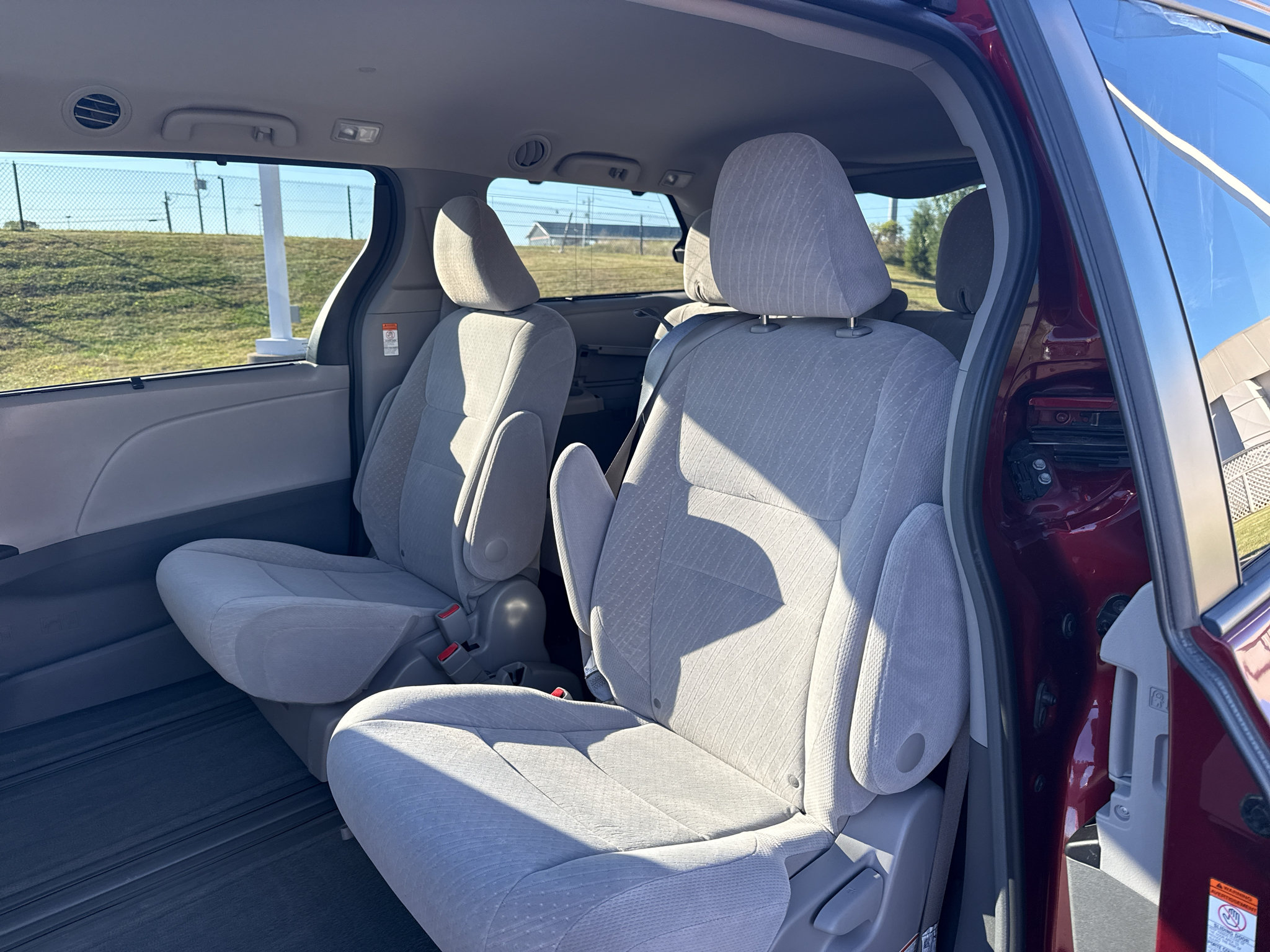 Used 2017 Toyota Sienna LE FWD image 10
