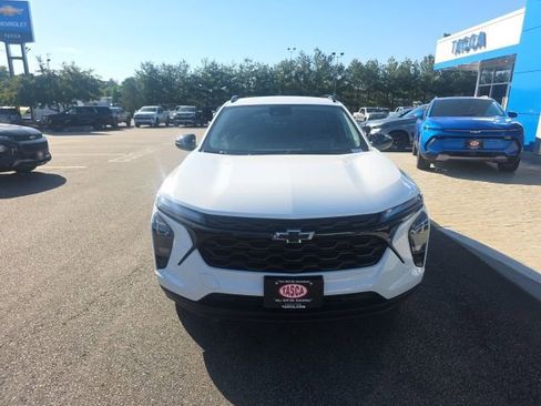New 2026 Chevrolet Trax LT FWD image 8