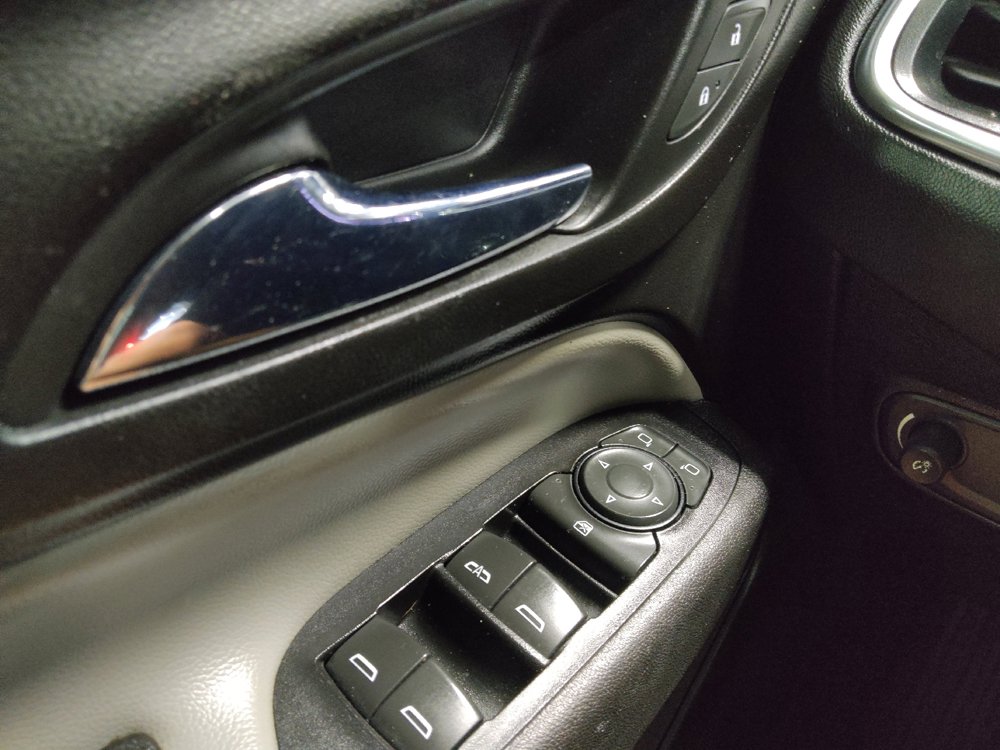Used 2019 Chevrolet Equinox LS w/ LS Convenience Package FWD image 27