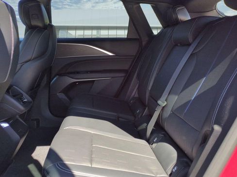 Certified 2024 Cadillac Lyriq Luxury image 29