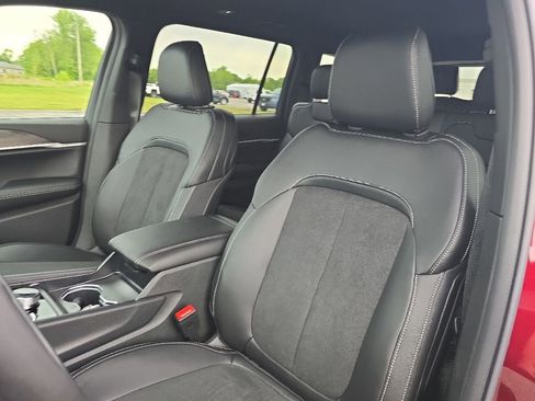 New 2026 Jeep Grand Cherokee L 4WD image 17