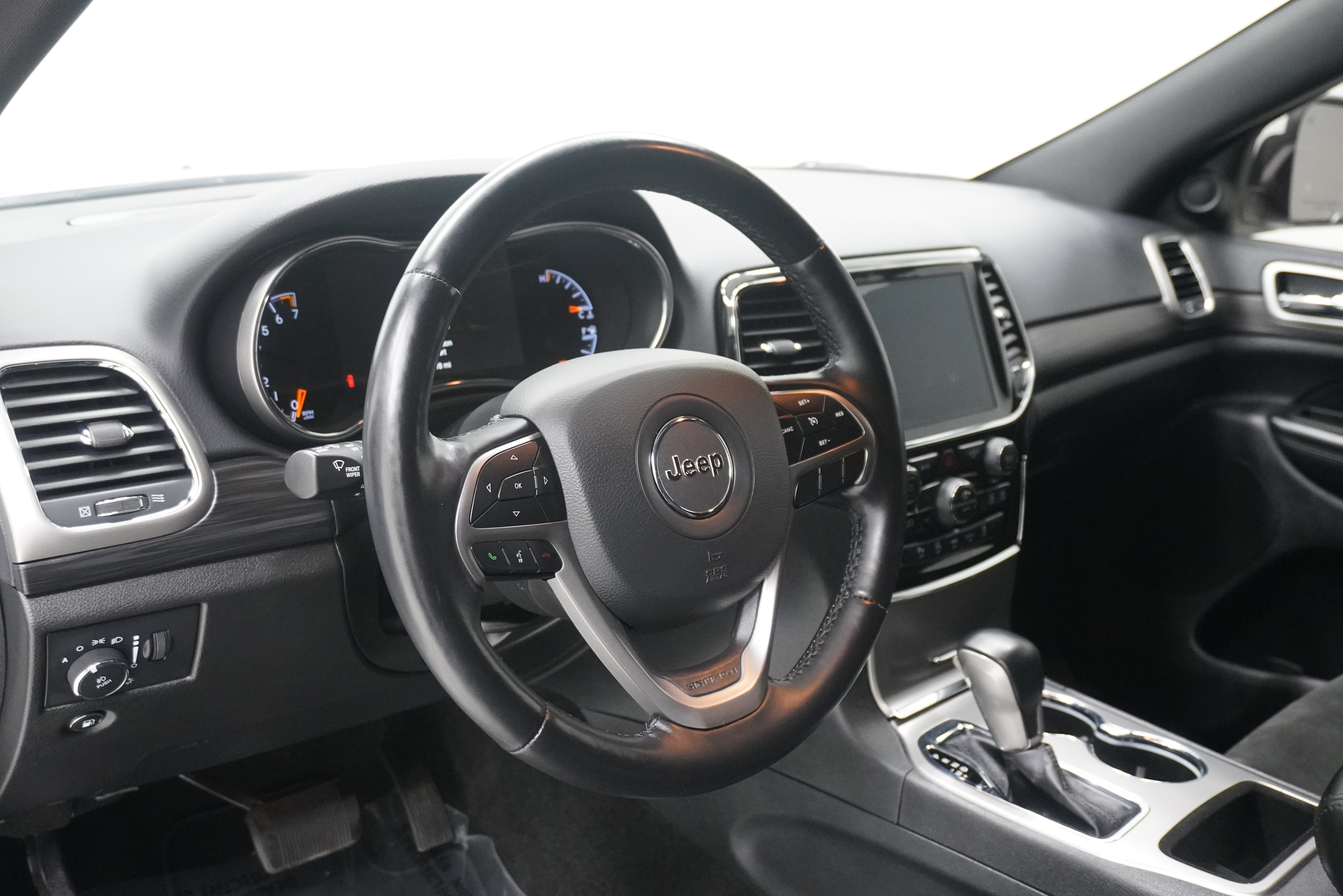 Used 2022 Jeep Grand Cherokee Laredo X RWD image 11