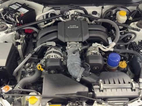 Used 2023 Toyota GR86 RWD image 32