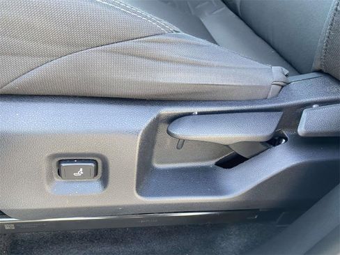 Used 2024 Toyota Tacoma SR image 16