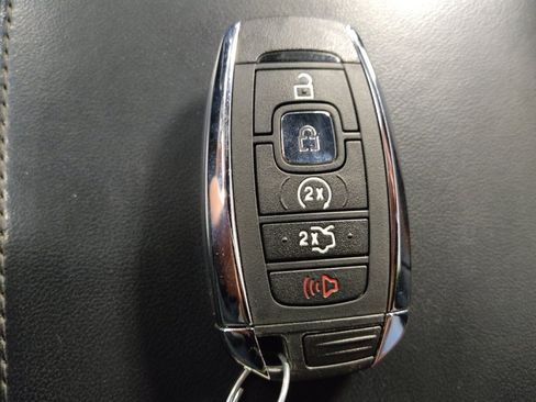 Used 2018 Lincoln MKX Reserve FWD image 32