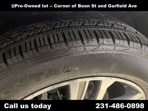 Used 2023 Chevrolet Traverse High Country AWD/4WD image 12