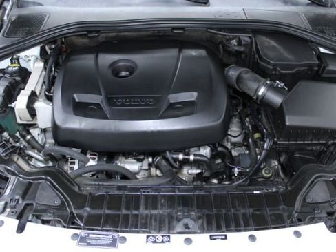 Used 2016 Volvo S60 T5 Inscription Platinum image 28