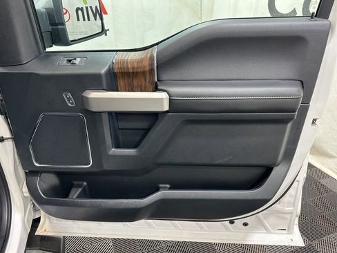 Used 2019 Ford F150 Lariat image 9