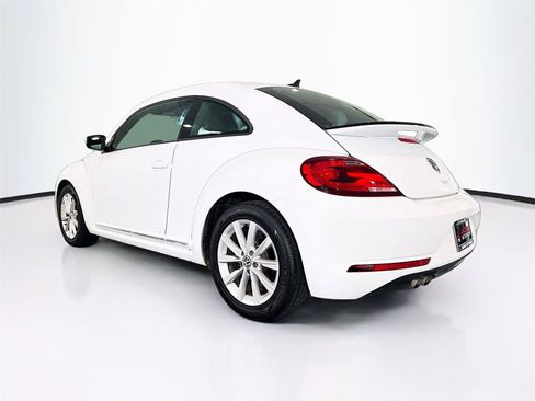 Used 2018 Volkswagen Beetle 2.0T FWD image 3