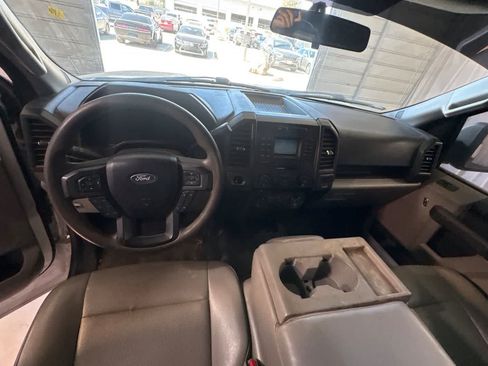 Used 2017 Ford F150 XL w/ Equipment Group 101A Mid RWD image 4