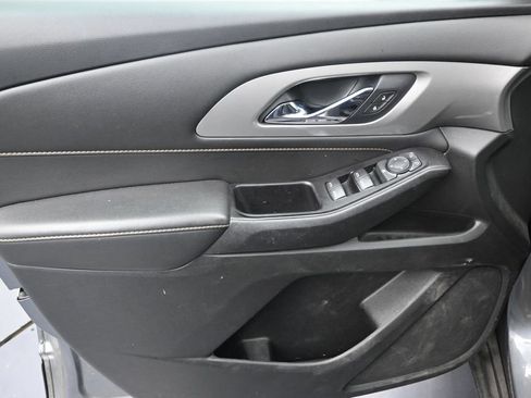 Used 2020 Chevrolet Traverse LS FWD image 11