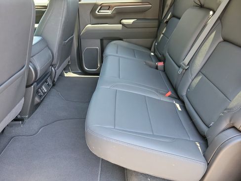 Used 2026 GMC Sierra 1500 SLT AWD/4WD image 8