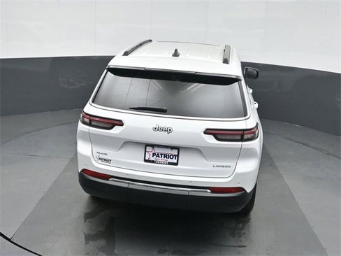 New 2025 Jeep Grand Cherokee L Laredo image 32