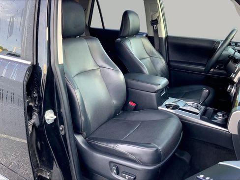 Used 2022 Toyota 4Runner Limited AWD/4WD image 9