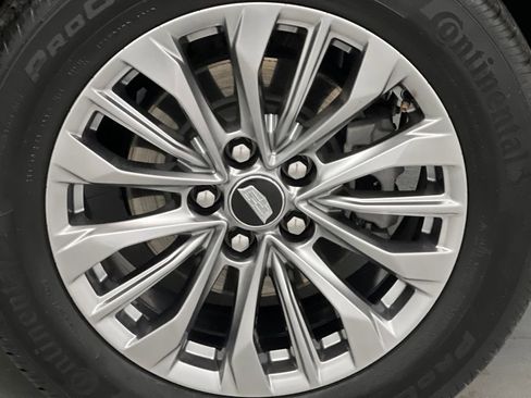 Used 2024 Cadillac XT4 Premium Luxury image 63