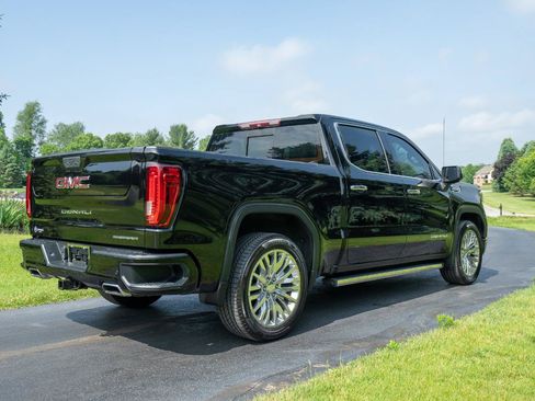 Used 2019 GMC Sierra 1500 Denali w/ Denali Ultimate Package AWD/4WD image 3