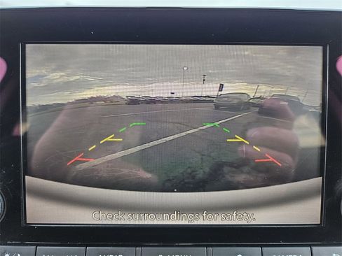 Used 2022 Nissan Pathfinder SV image 21