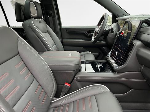 Used 2025 GMC Yukon AT4 Ultimate w/ LPO, Floor Liner Package image 27
