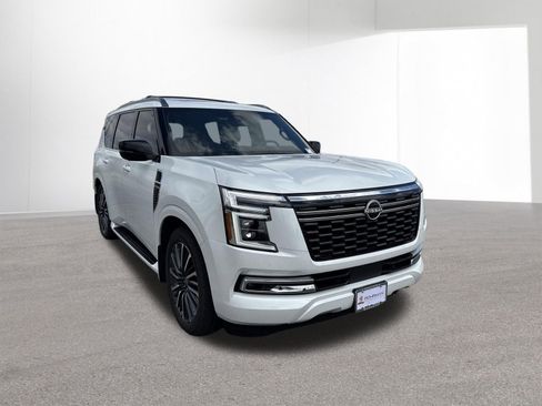 Used 2026 Nissan Armada Platinum Reserve AWD/4WD image 3