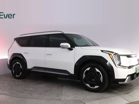 Used 2024 Kia EV9 Land AWD/4WD image 14