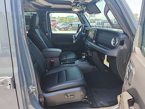 New 2026 Jeep Gladiator Sport AWD/4WD image 33