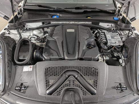 Certified 2024 Porsche Macan GTS AWD/4WD image 27