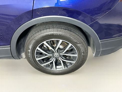 Used 2021 Volkswagen Tiguan S image 11