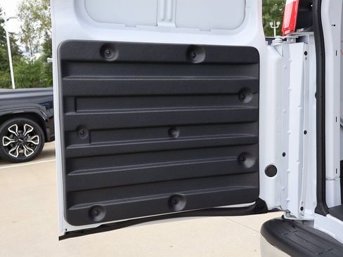 New 2025 GMC Savana 2500 w/ Enhanced Convenience Package RWD image 22