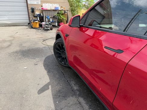 Used 2021 Tesla Model Y Long Range AWD/4WD image 32