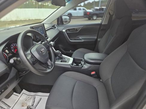 Used 2021 Toyota RAV4 LE w/ Carpet Mat Package (TMS) image 20