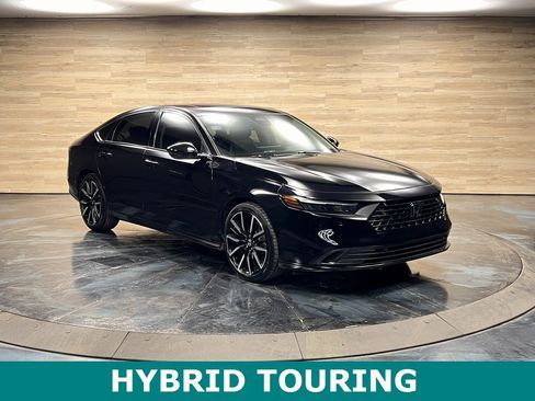 Used 2025 Honda Accord Touring image 1