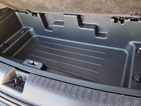 Used 2024 Chevrolet Traverse RS image 29