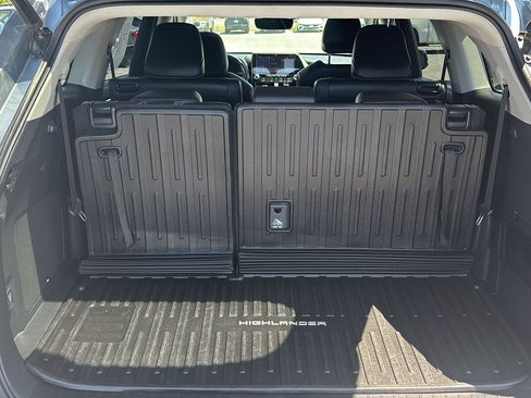 Used 2021 Toyota Highlander Limited AWD/4WD image 31