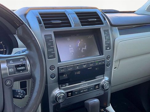 Used 2017 Lexus GX 460 Premium image 6