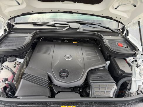 New 2026 Mercedes-Benz GLS 450 4MATIC image 18