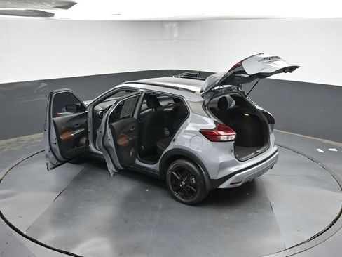 Used 2021 Nissan Kicks SR FWD image 46