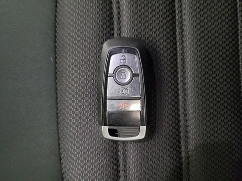 Used 2019 Ford Fusion SE FWD image 32