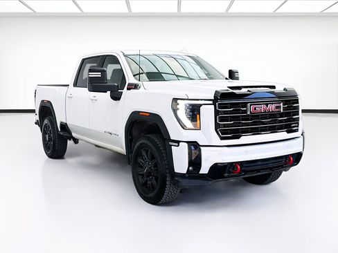 Used 2025 GMC Sierra 2500 AT4 AWD/4WD image 3