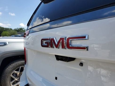 New 2026 GMC Yukon AT4 AWD/4WD image 7