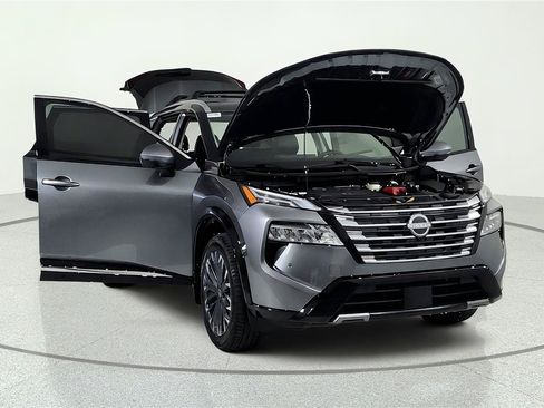 Certified 2025 Nissan Rogue Platinum AWD/4WD image 9