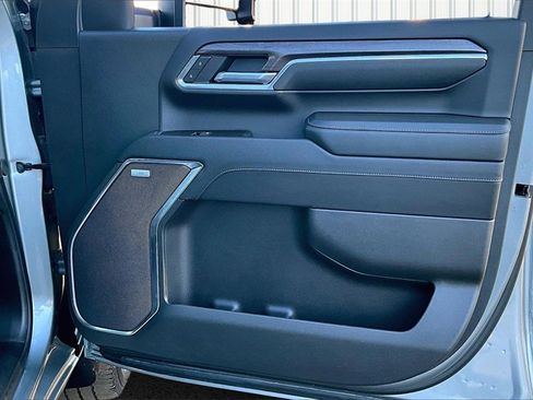 Used 2024 Chevrolet Silverado 2500 LTZ w/ LTZ Plus Package image 18