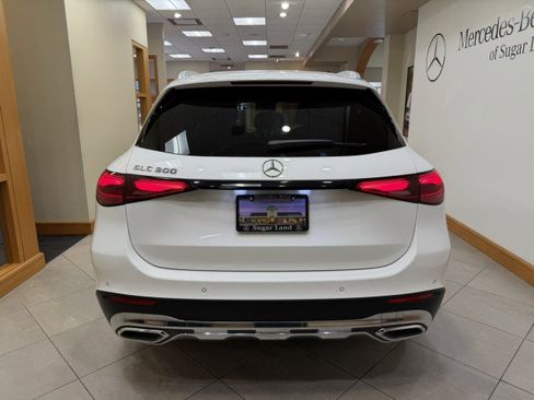 Certified 2025 Mercedes-Benz GLC 300 image 4