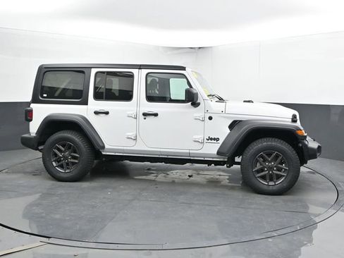 Used 2025 Jeep Wrangler Unlimited Sport AWD/4WD image 4