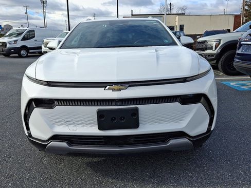 Used 2025 Chevrolet Equinox EV LT w/ Convenience Package image 2