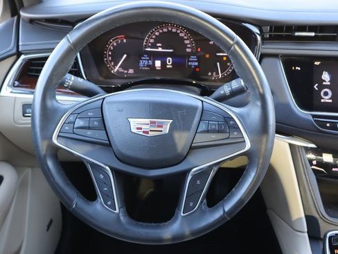 Used 2017 Cadillac XT5 Premium Luxury image 23