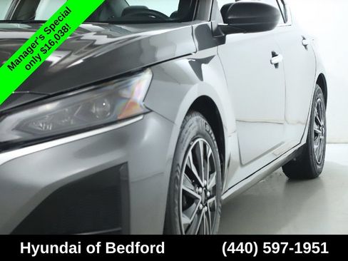 Used 2024 Nissan Altima 2.5 S FWD image 4