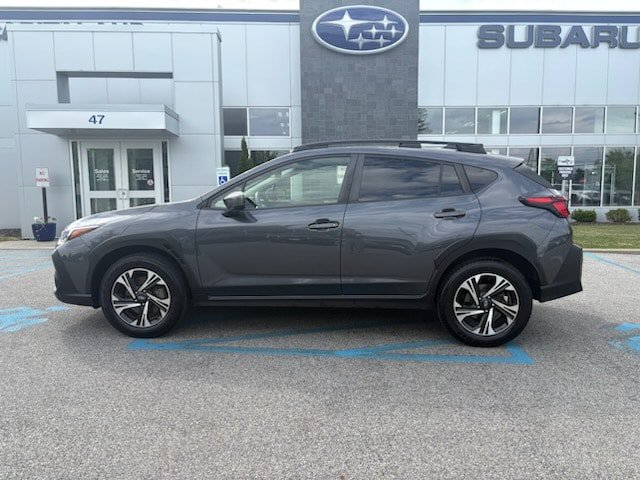 Used 2024 Subaru Crosstrek 2.0i Premium AWD/4WD image 2
